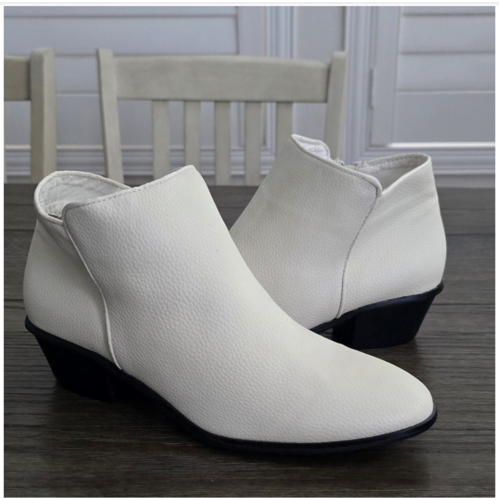 Boston Design Studio Off White Leather Ankle Booties for Women Size 10 - Picture 1 of 16